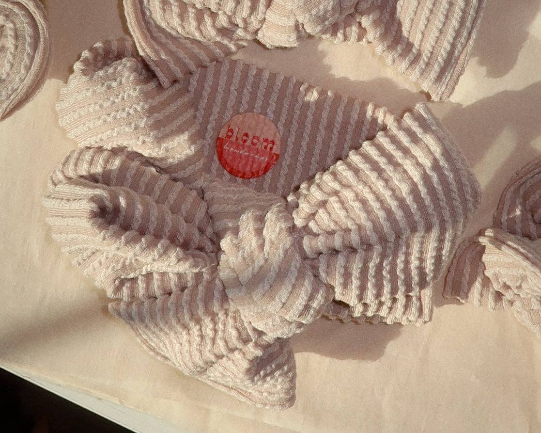 Oversized Bow Cream Wavy Tie On Headwrap