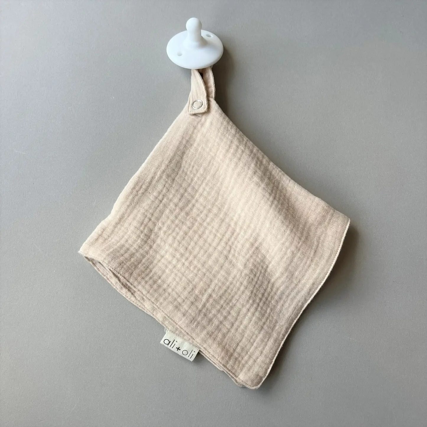 Ali+Oli Pacifier Blanket Holder - Sand