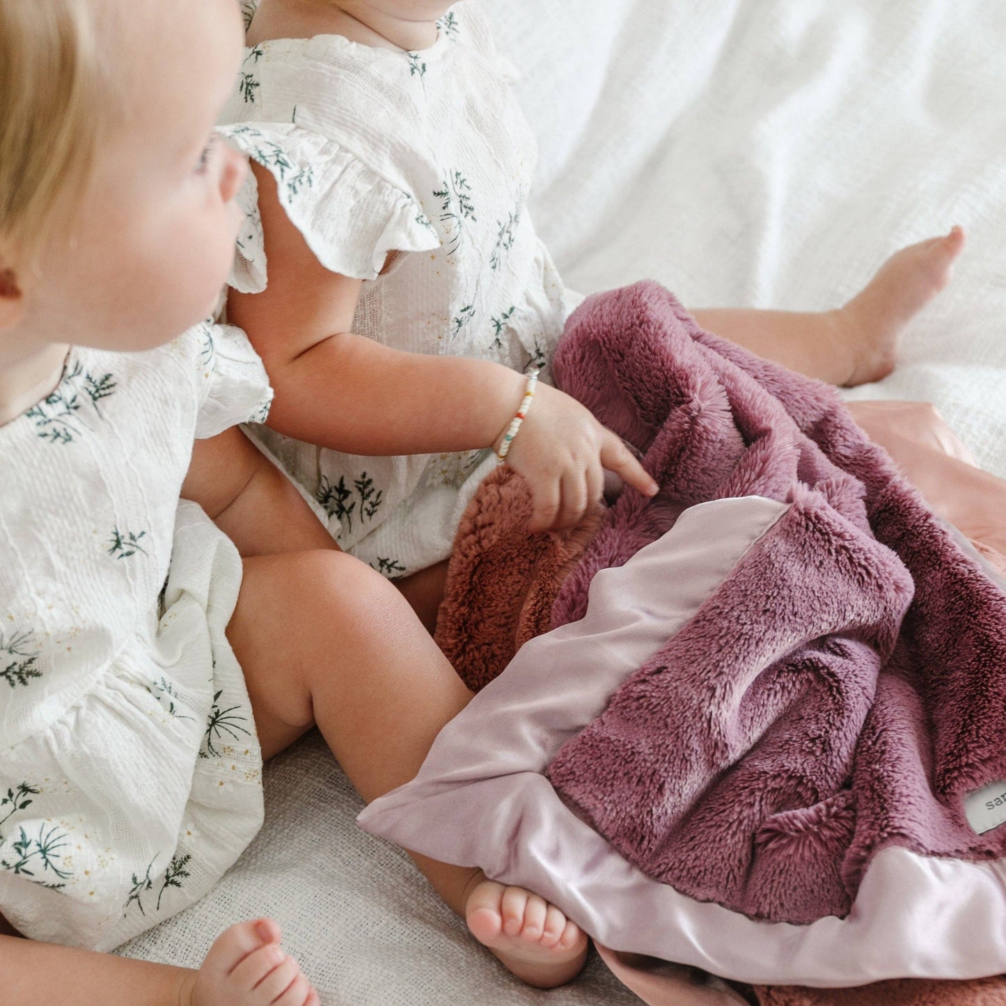 SATIN BORDER MINI BLANKETS