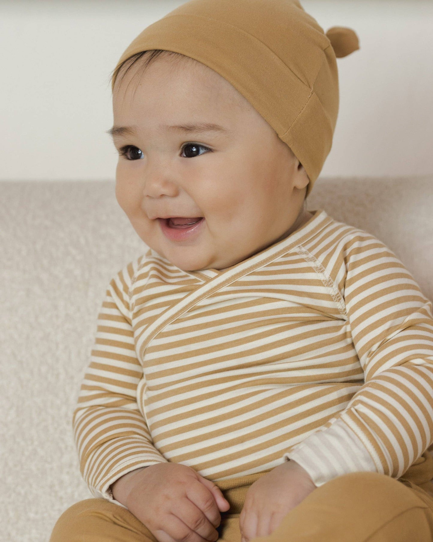 Knotted Baby Hat || Honey