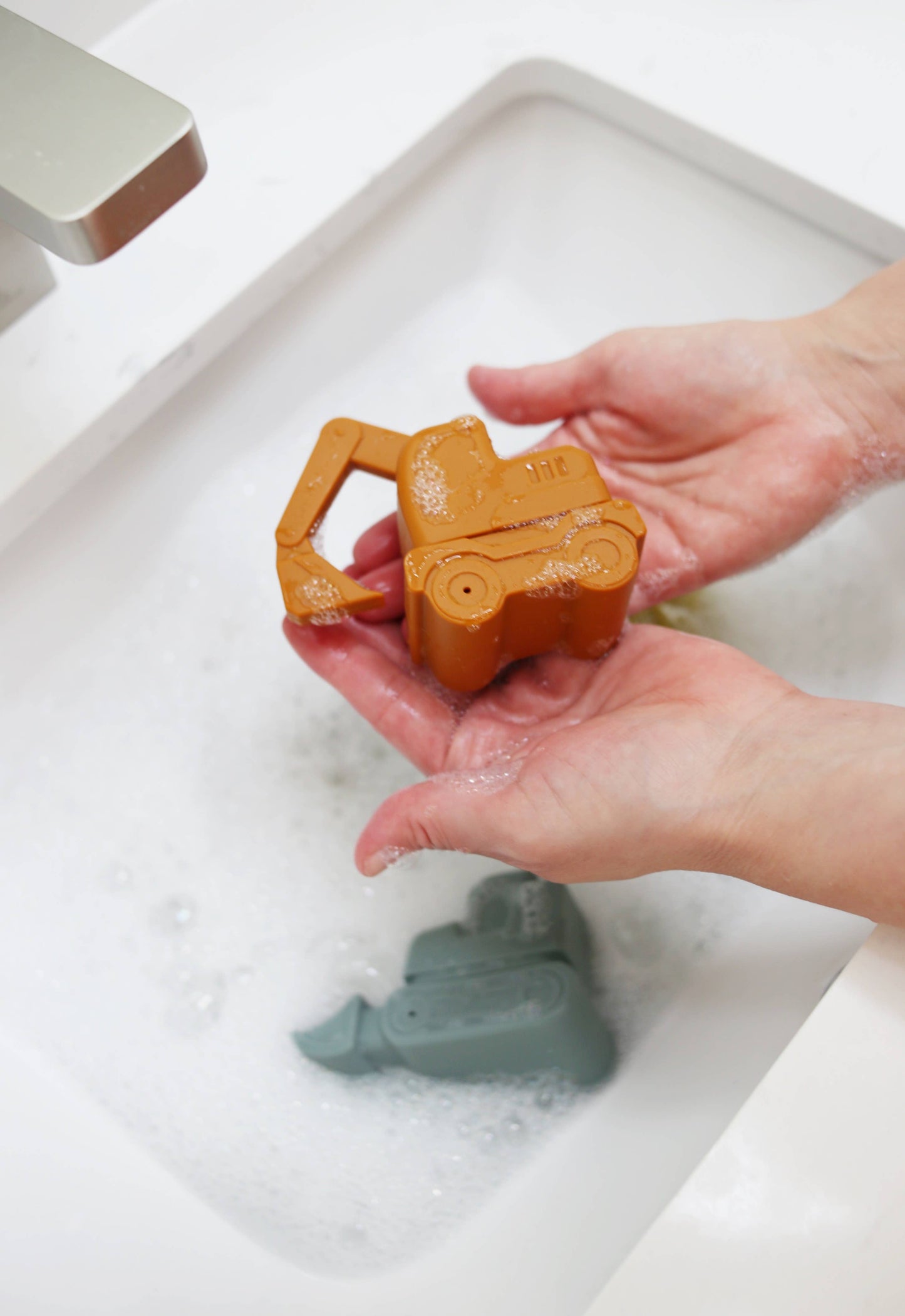 Construction Mold Free Silicone Bath Toy Set