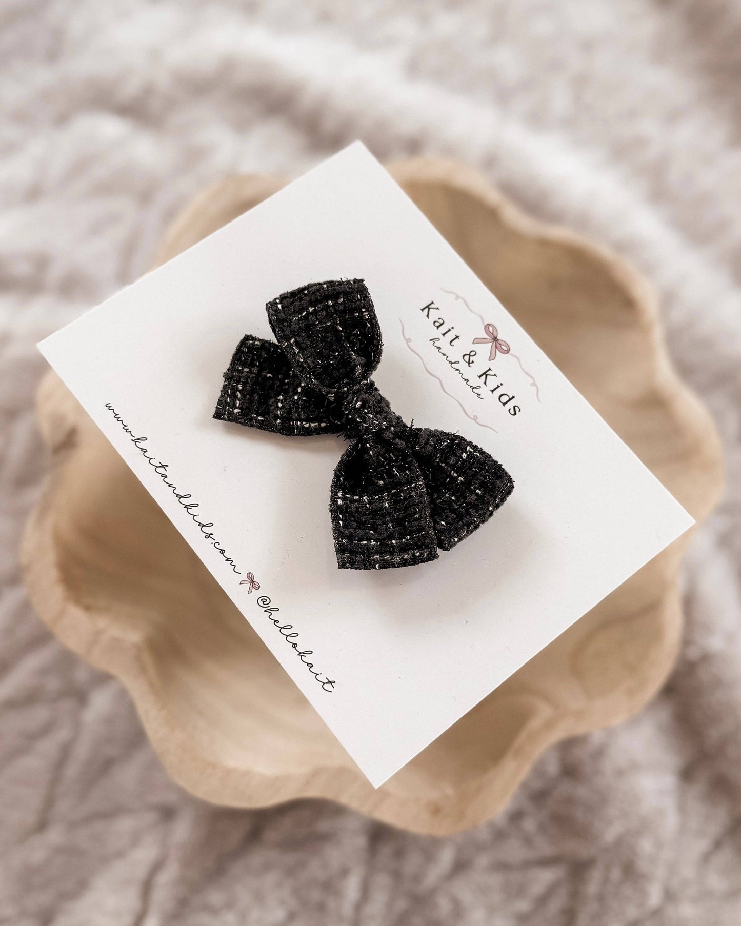 Black sweater / mini classic