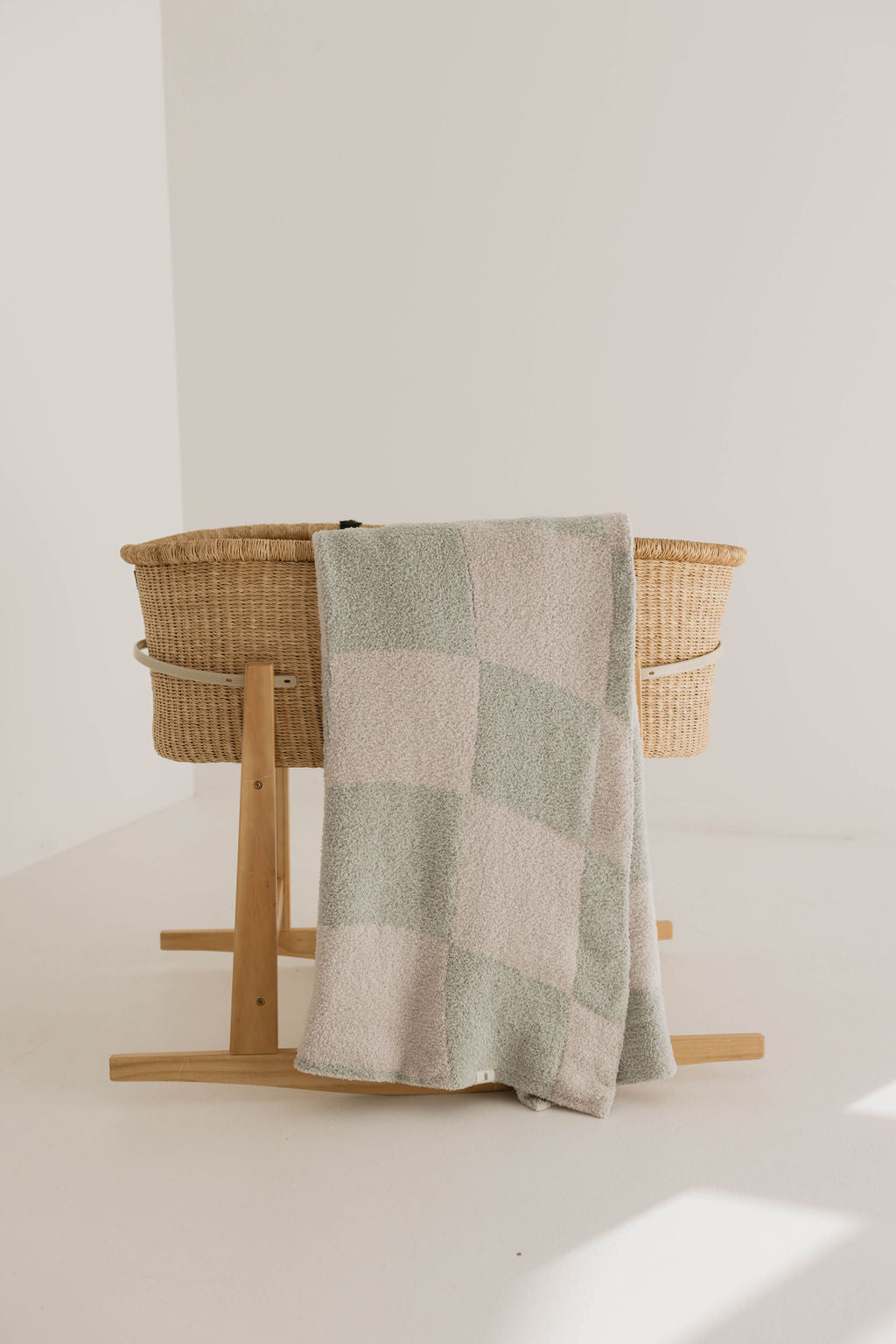 Sage Wavy Checker | Plush Blanket